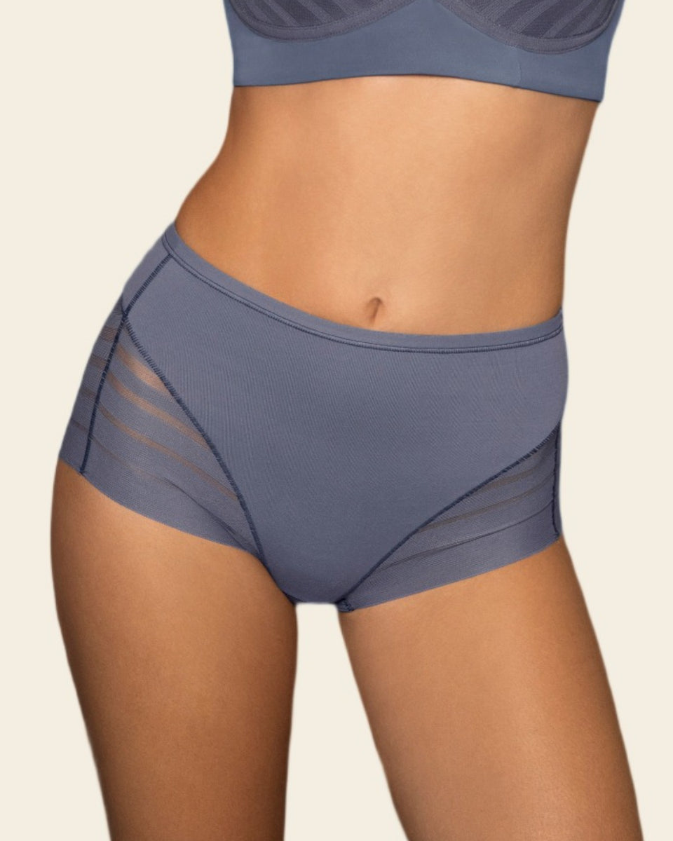 Calzón faja clásico con control moderado de abdomen y bandas en tul