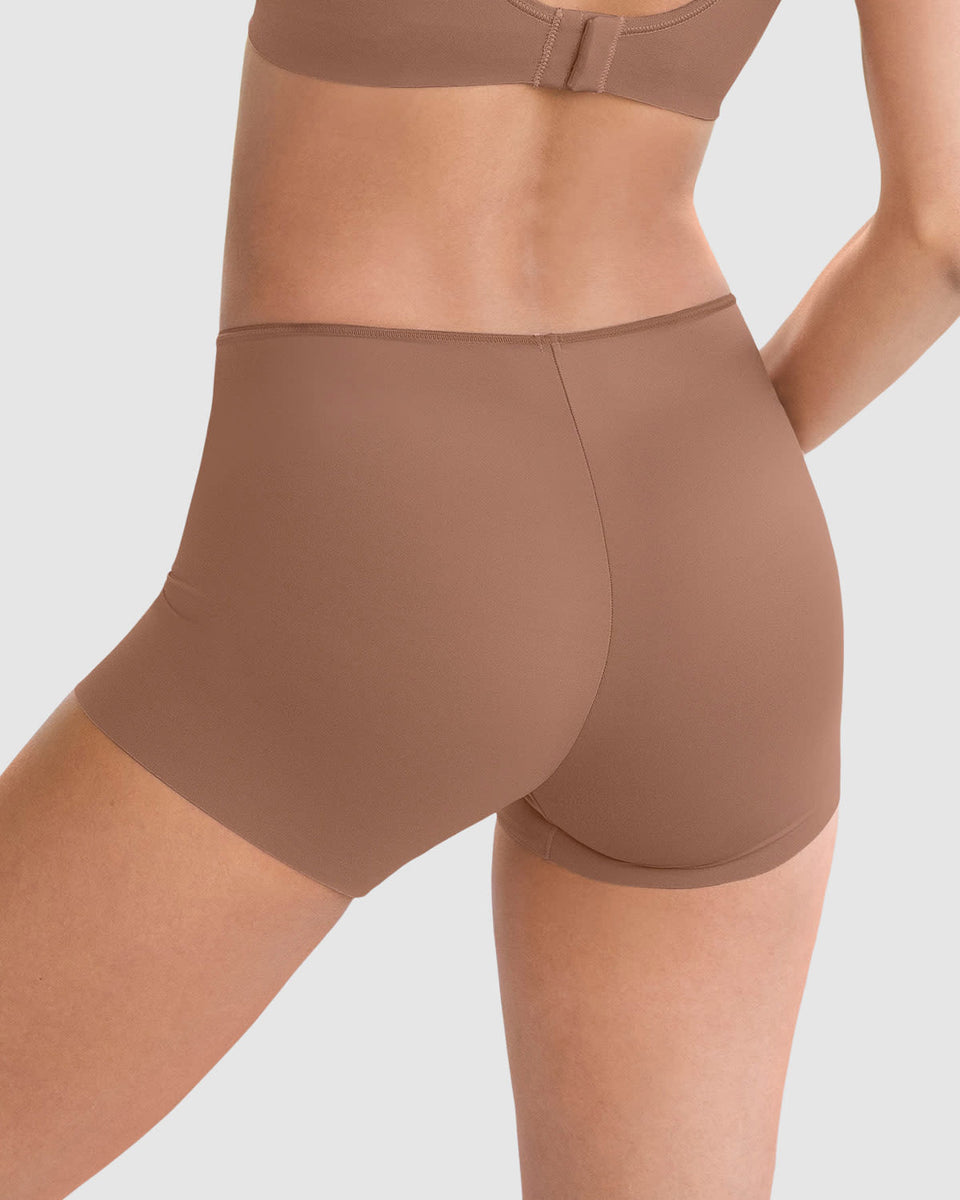 Calzón tipo bóxer efecto invisible en piernas