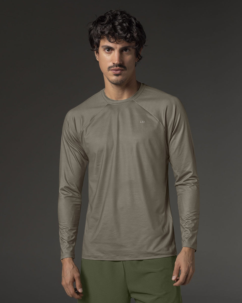 Camiseta deportiva masculina manga larga con protección UV
