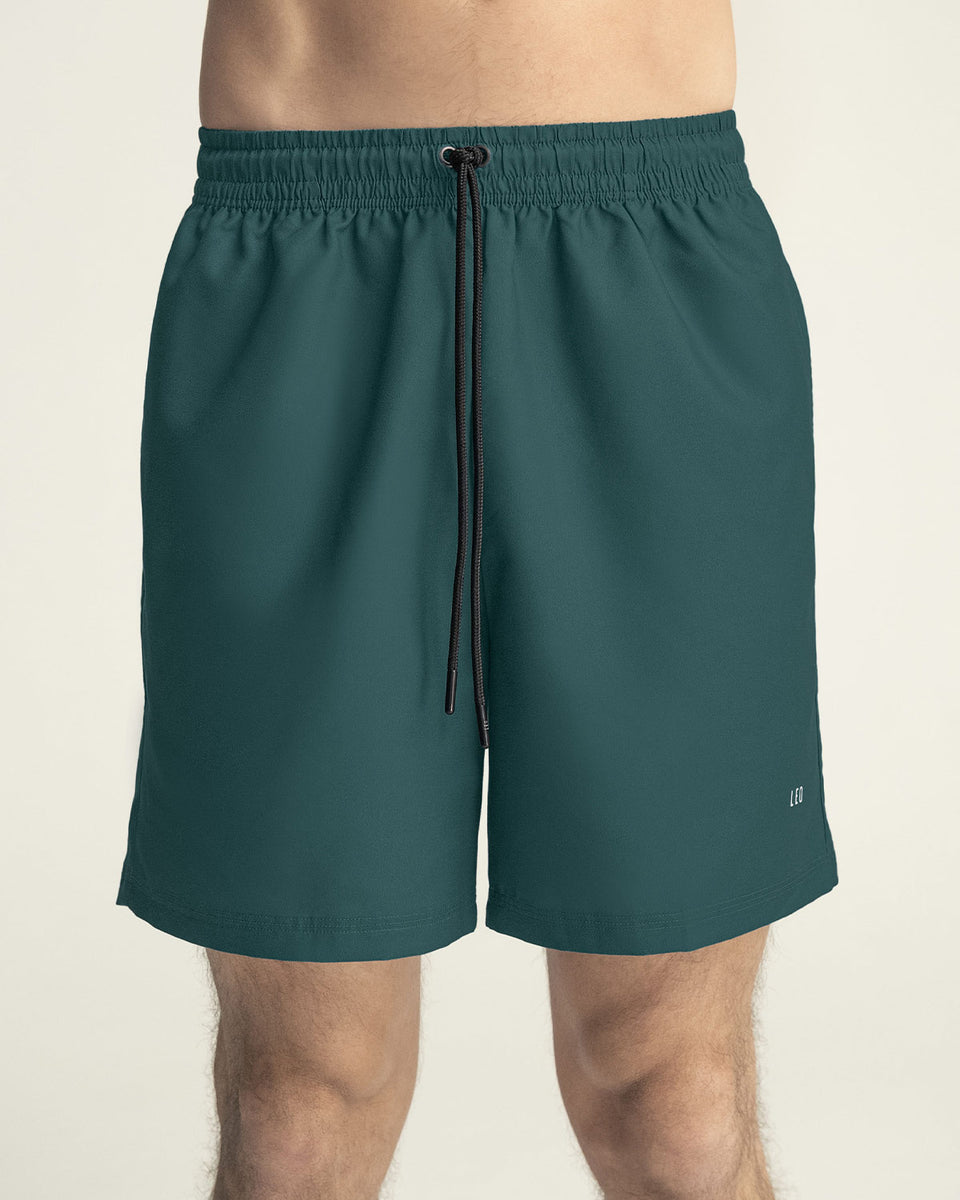 Short deportivo con bolsillos funcionales