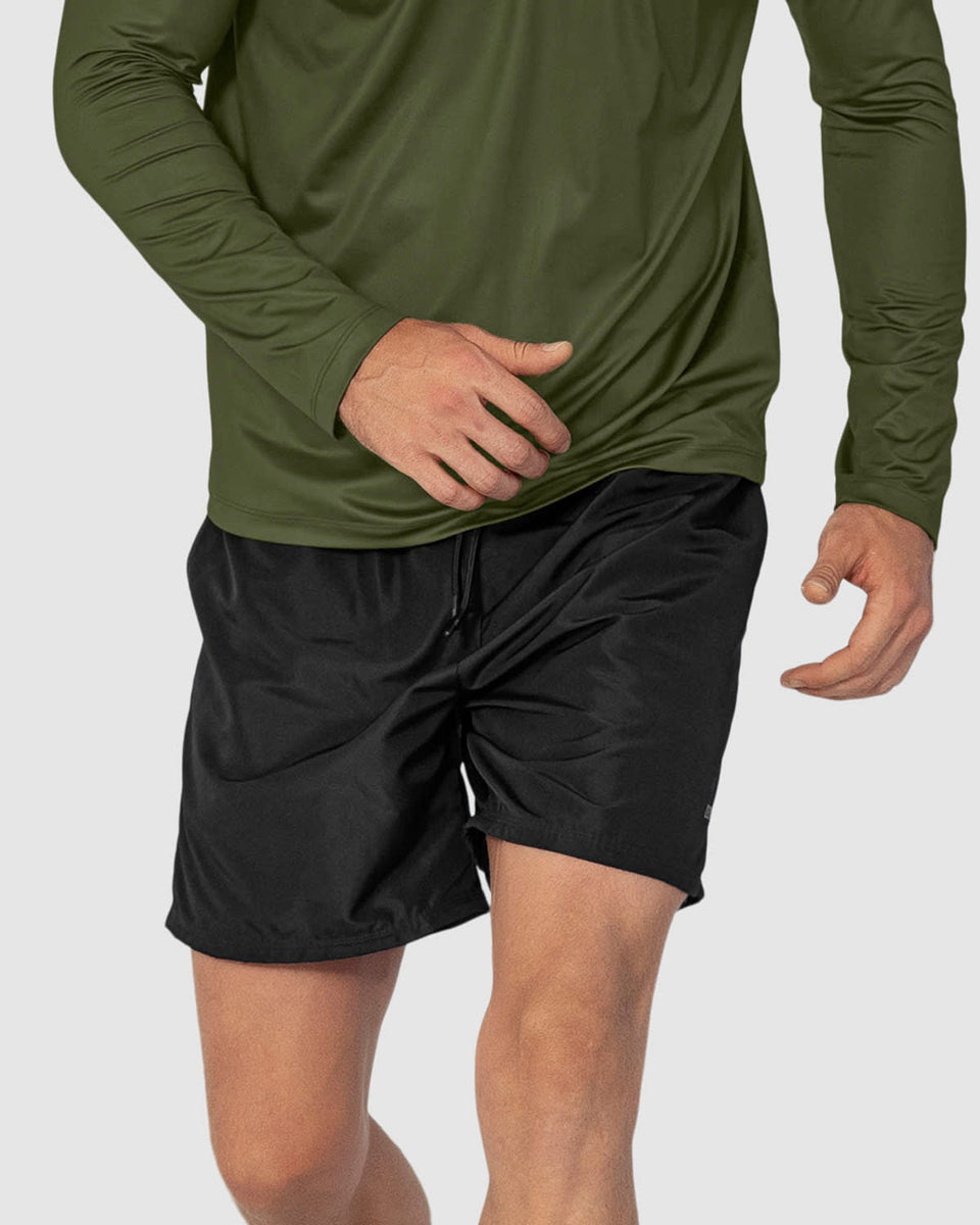 Short deportivo con bolsillos funcionales