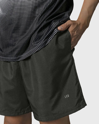 Short deportivo con bolsillos funcionales#color_700-negro