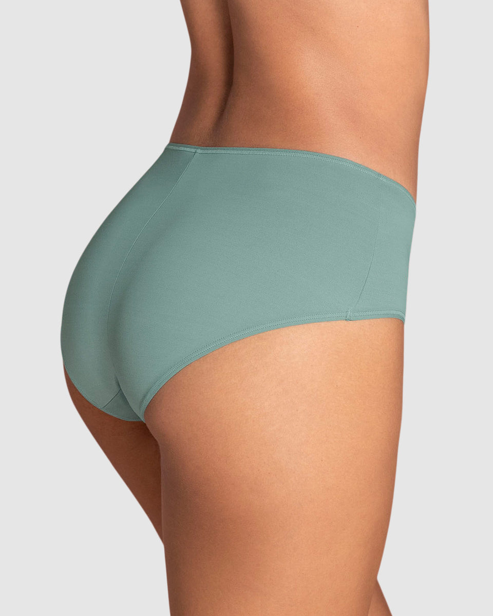 Hípster semidescaderado de buen cubrimiento