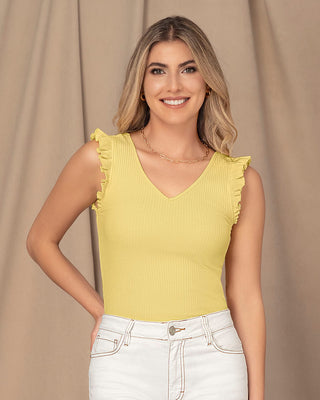 Camiseta con vuelo en borde en mangas y cuello en V#color_128-amarillo