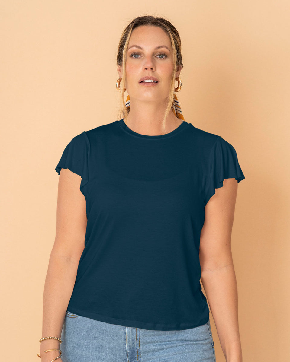 Camiseta manga corta con cuello redondo y vuelo en bordes en mangas