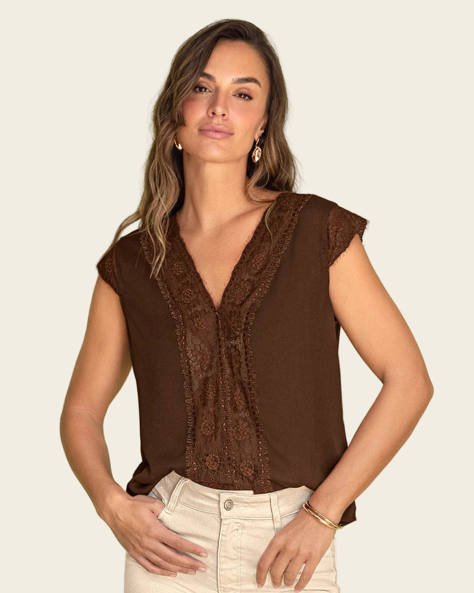 Blusa manga sisa con detalles en encaje en frente y sisa