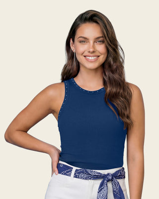 Camiseta manga sisa con tachas en cuello y sisa#color_c41-azul-medio