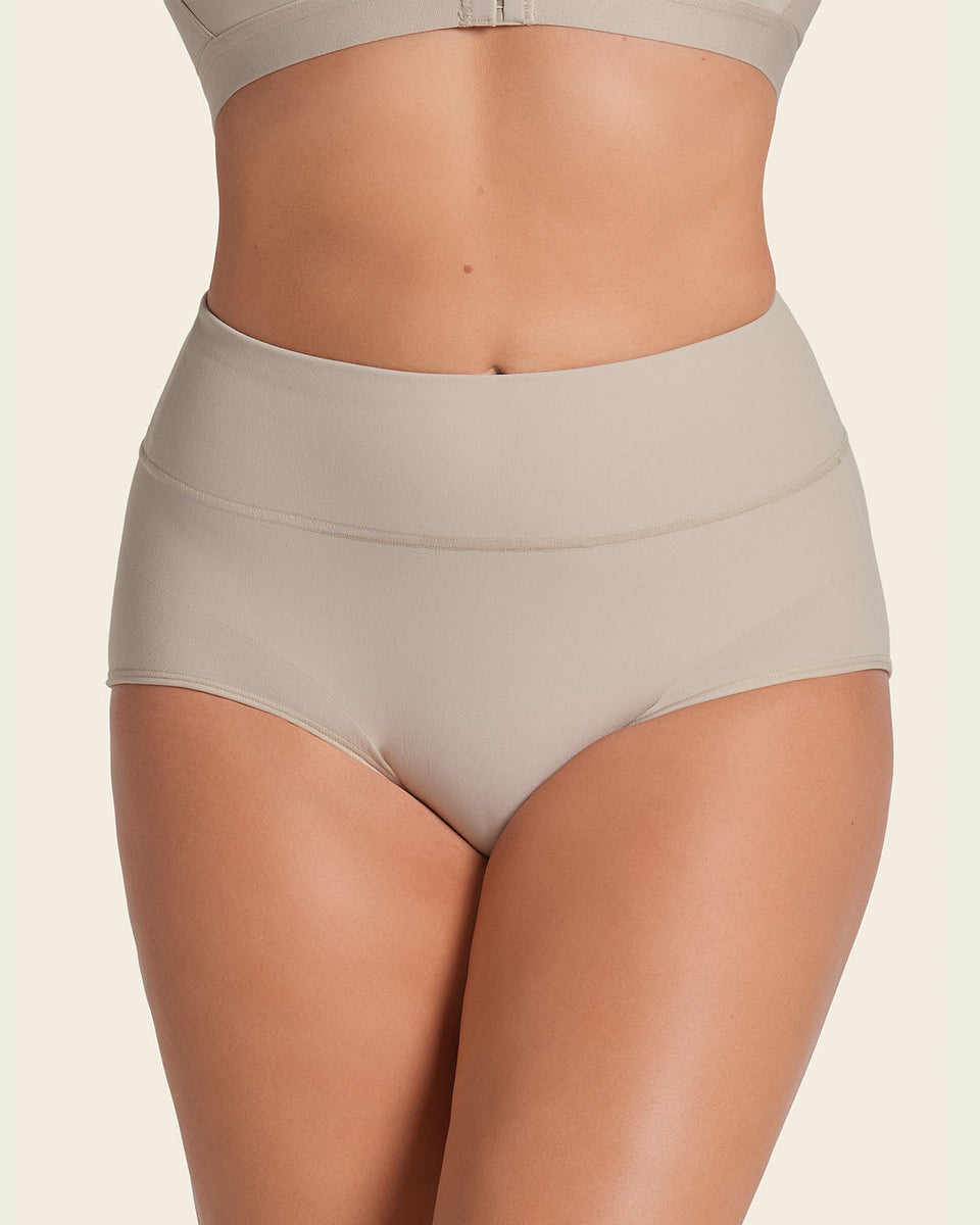 Calzón faja de control moderado tiro alto en SkinFuse