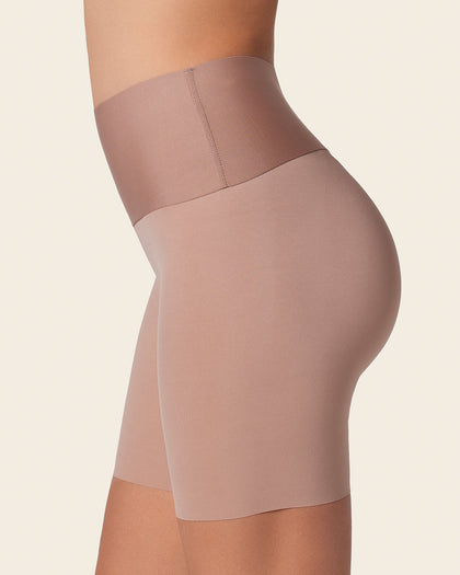 Short de control moderado aspecto invisible con fajón antideslizante#color_857-cafe