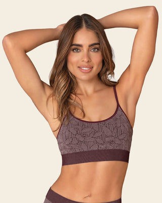 Top en animal print ultraligero en tecnología seamless#color_a97-vino-tinto-estampado