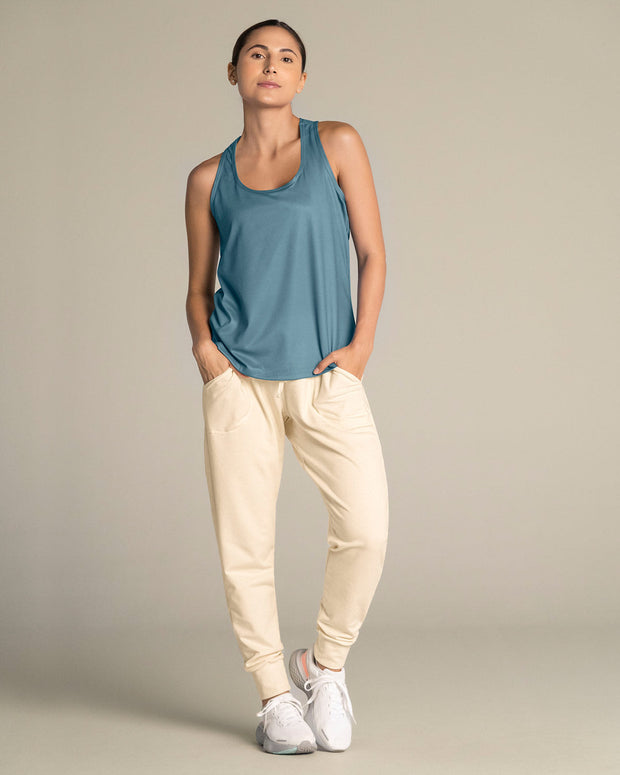 Camiseta deportiva de secado rápido y silueta semiajustada para mujer#color_544-azul-medio