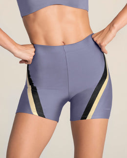 Short corto deportivo ajustado y ligero con cómodo elástico en cintura#color_415-morado