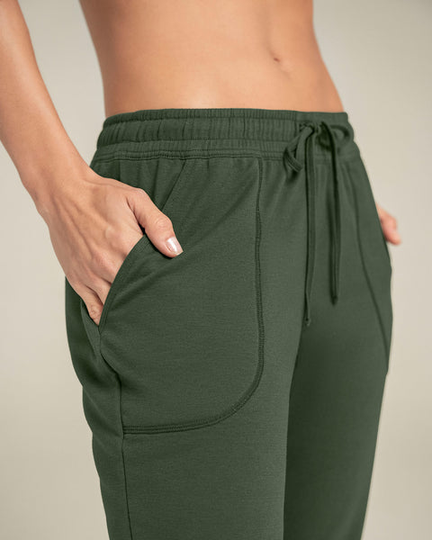 Jogger deportivo de silueta amplia con bolsillos#color_249-verde-oscuro-militar