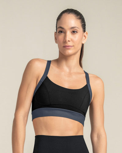 Top deportivo de soporte fuerte de busto y máximo ajuste#color_795-gris-oscuro