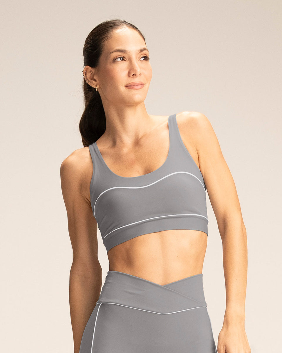 Top deportivo con cargaderas dobles