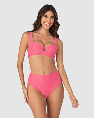 Bikini en textura acanalada con calzón tiro alto y top con arcos#color_211-salmon