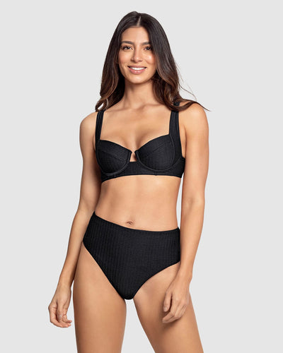 Bikini en textura acanalada con calzón tiro alto y top con arcos#color_700-negro