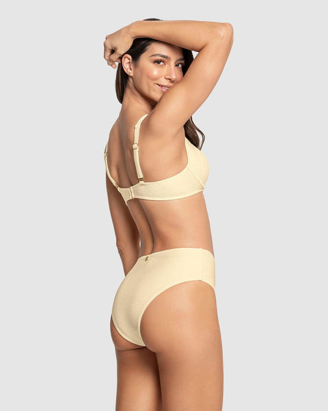 Bikini en textura acanalada con calzón tiro alto y top con arcos#color_898-marfil