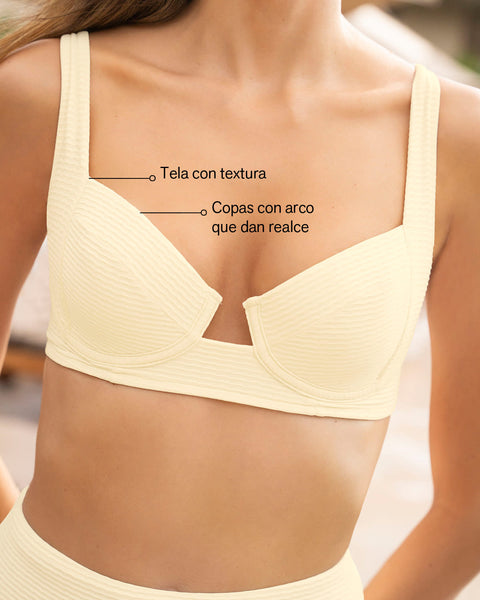 Bikini en textura acanalada con calzón tiro alto y top con arcos#color_898-marfil