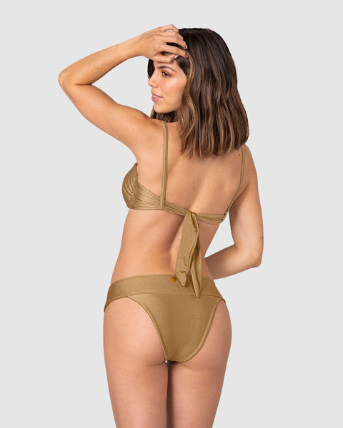 Bikini strapless con calzón de laterales anchos#color_123-dorado