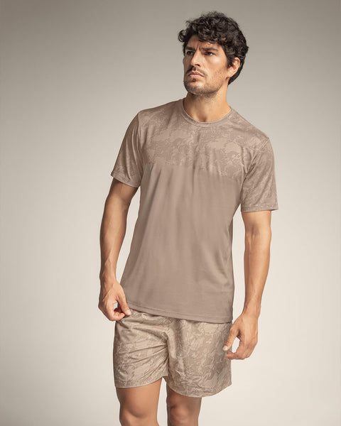 Camiseta deportiva masculina con tecnología de secado rápido#color_014-beige-con-estampado