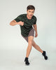 Camiseta deportiva masculina con tecnología de secado rápido#color_060-verde-estampado