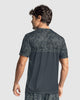 Camiseta deportiva masculina con tecnología de secado rápido#color_457-gris-oscuro