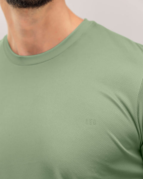 Camiseta deportiva masculina semiajustada de secado rápido#color_615-verde