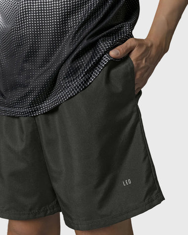 Short deportivo con bolsillos funcionales#color_700-negro