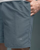 Short deportivo con acabado antifluidos y bolsillos funcionales#color_736-estampado-gris