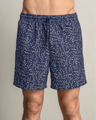 Short deportivo con bolsillos funcionales#color_a63-estampado-animal-print