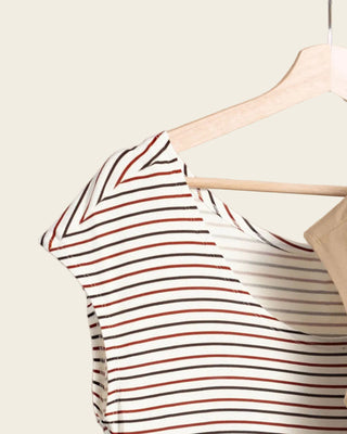 Camiseta manga corta estampada silueta semiajustada para mujer#color_034-rayas
