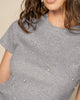 Camiseta manga corta tela acanalada con perlas decorativas en el frente#color_711-gris