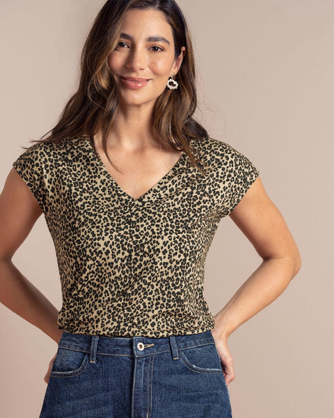 Camiseta manga corta con cuello en V#color_148-animal-print