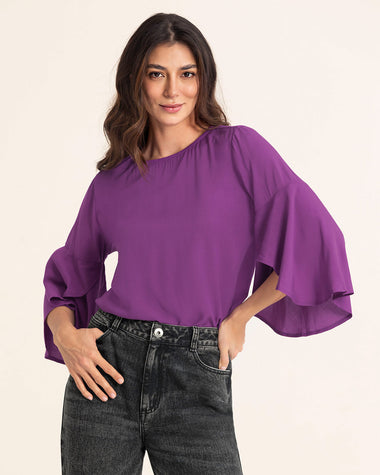 Blusa manga corta con cuello redondo y vuelo en borde en mangas#color_411-morado