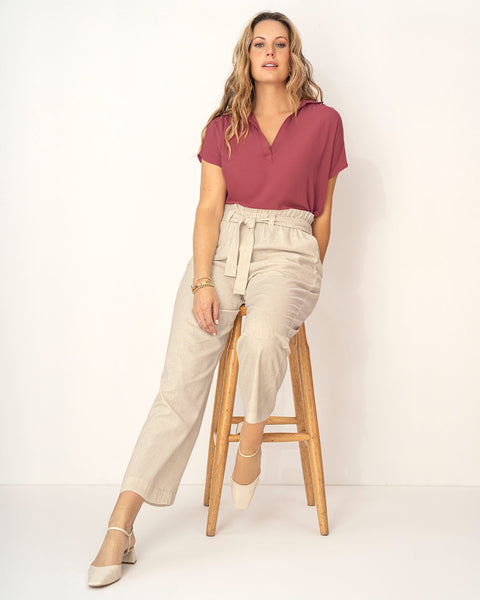 Blusa manga corta con botones funcionales y cuello camisero#color_895-mora