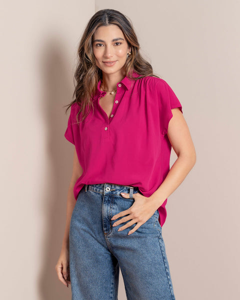 Blusa manga corta con botones funcionales y cuello camisero#color_936-fucsia