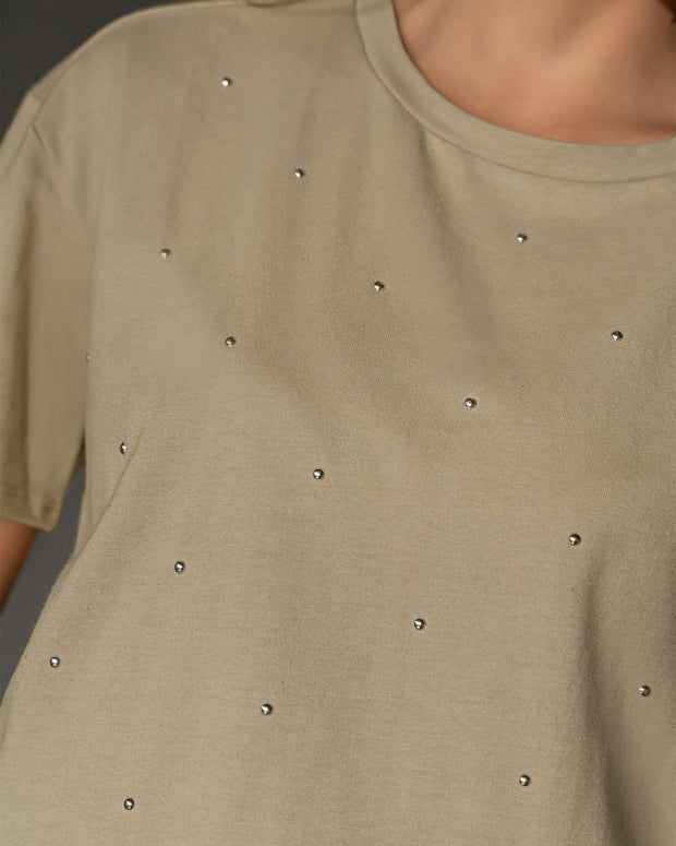 Camiseta manga corta con detalles con brillo#color_606-arena