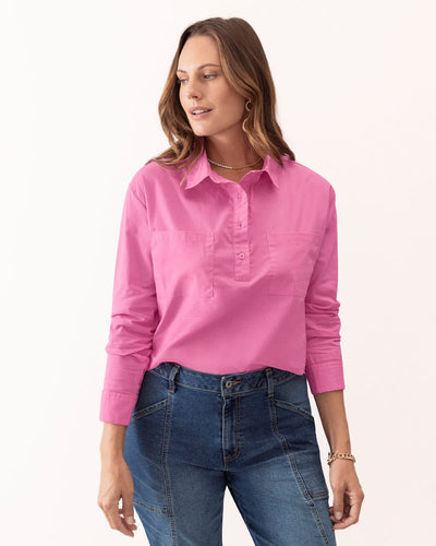 Blusa manga larga con botones en frente y bolsillos de parche#color_130-fucsia