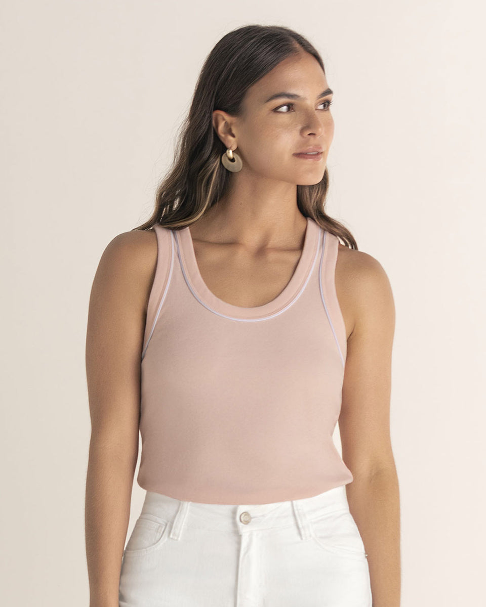 Camiseta manga sisa con detalle en contraste