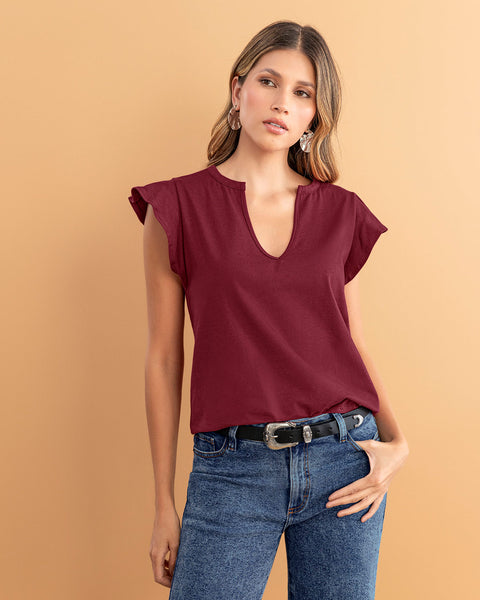 Camiseta con vuelo en borde en manga#color_349-vino