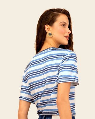 Camiseta manga corta estampada con doblez en manga#color_208-rayas