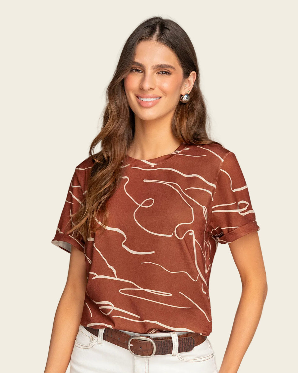 Camiseta manga corta estampada con doblez en manga