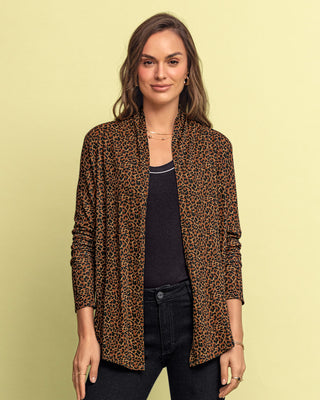 Camiseta abierta manga larga estampada de silueta semiajustada#color_225-leopardo-cafe