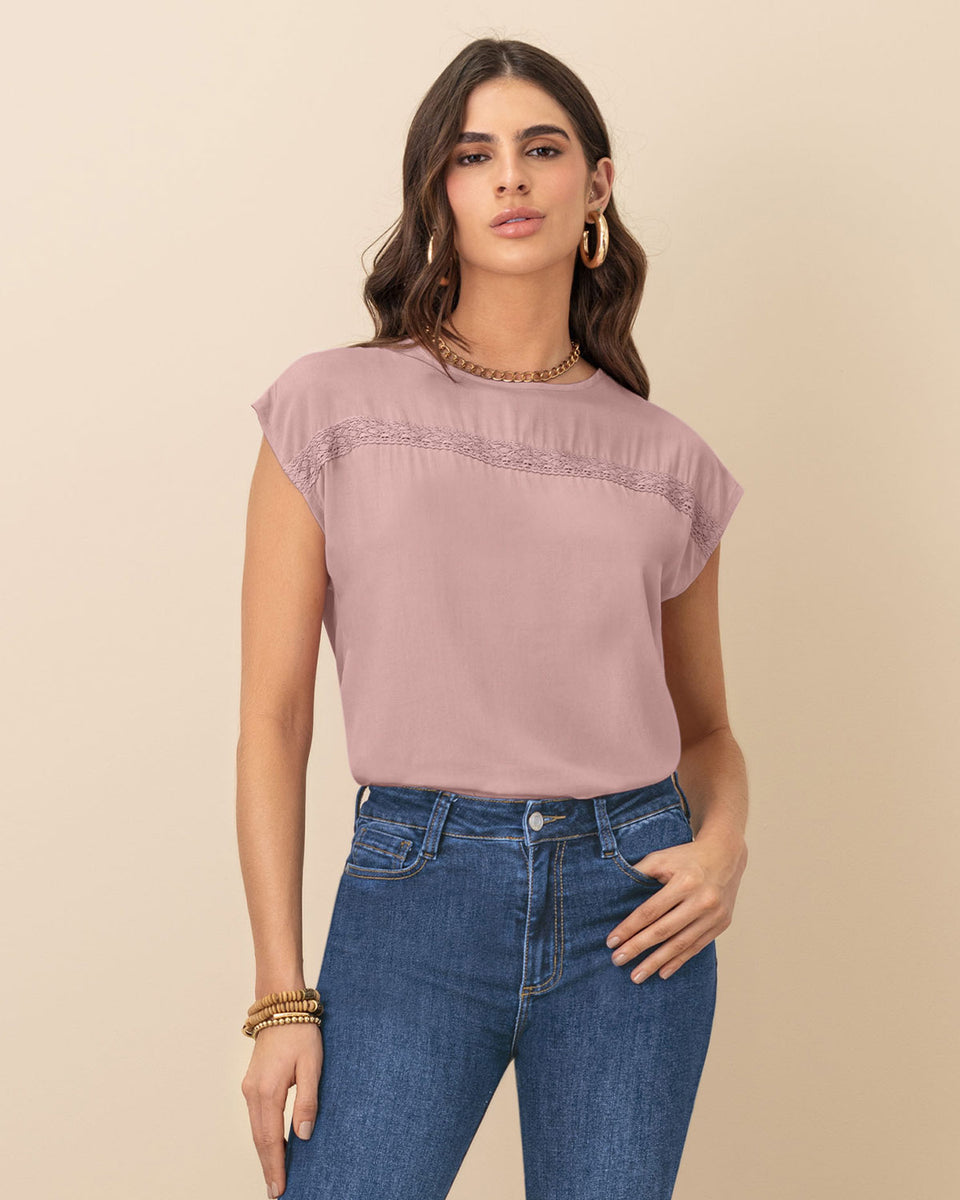 Camiseta básica manga corta con detalle sobrepuesto en frente