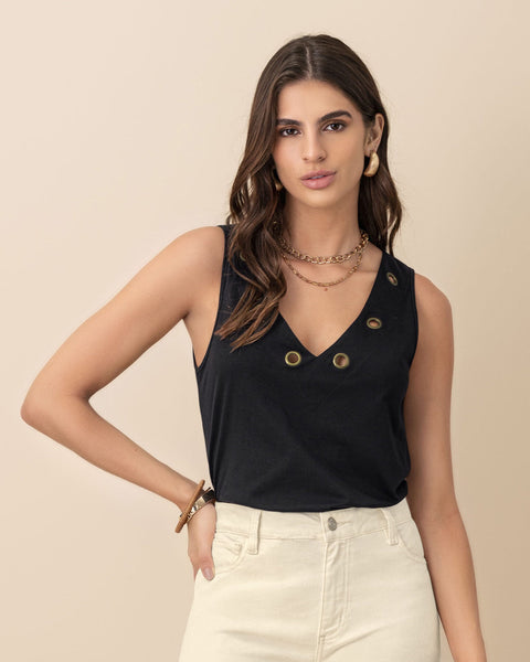 Camiseta manga sisa con ojales metálicos en el cuello#color_700-negro