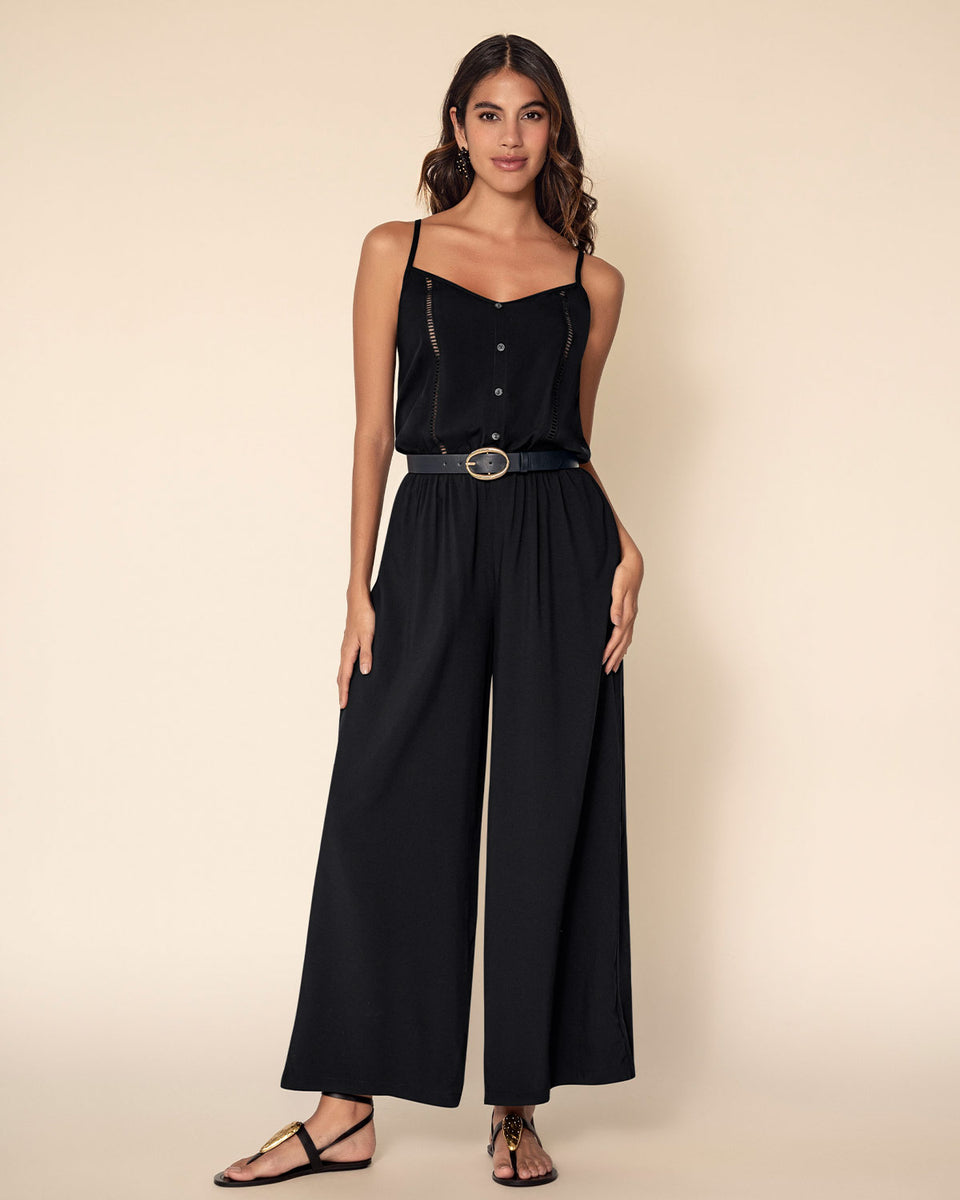 Enterizo largo con botones decorativos en frente