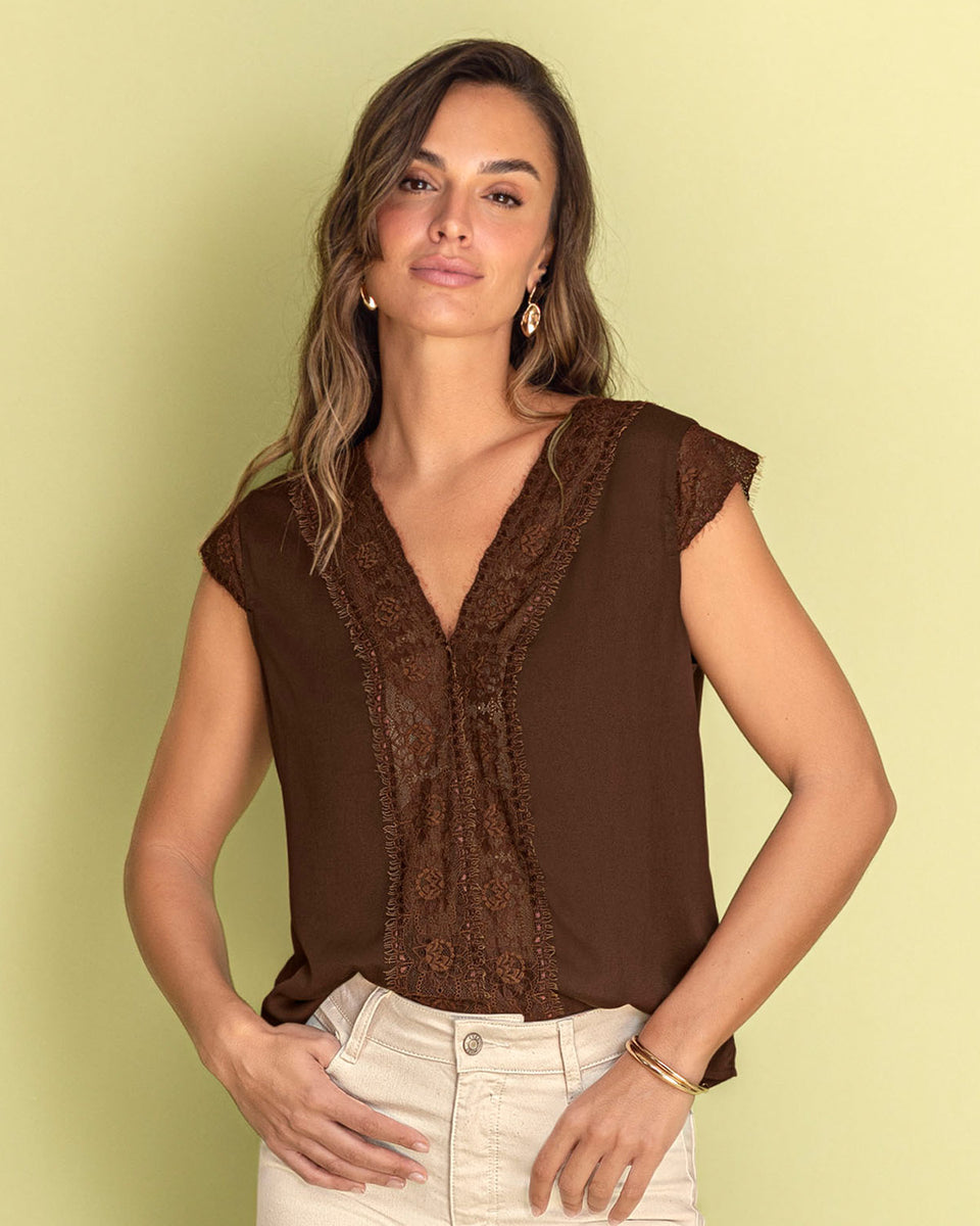 Blusa manga sisa con detalles en encaje en frente y sisa