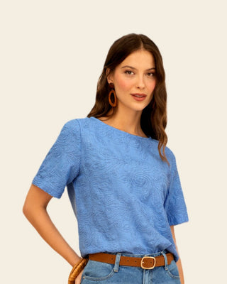 Blusa manga corta con bordado en relieve#color_180-palo-de-rosa