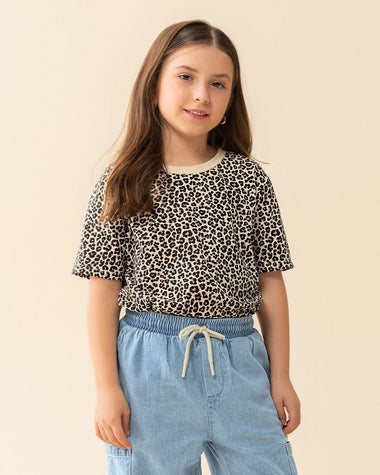 Camiseta estampada manga corta para niña#color_145-estampado-leopardo
